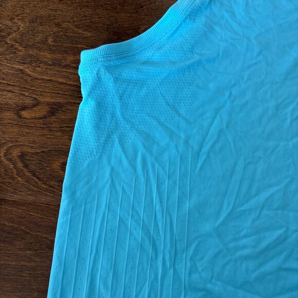 All In Motion Women's XS Athletic Racerback Tank Top Blue Seamless NEW - Picture 2 of 12